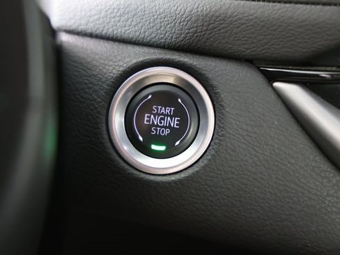 Used 2025 Cadillac XT4 Premium Luxury image 22