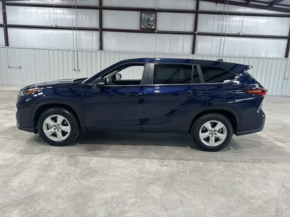 Used 2025 Toyota Highlander LE