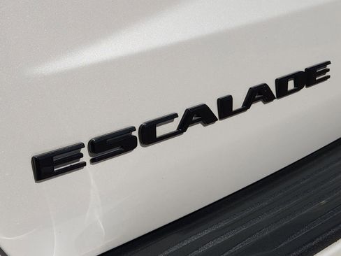 Used 2021 Cadillac Escalade Sport image 11