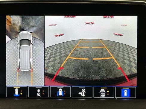 Used 2022 GMC Yukon SLT w/ SLT Luxury Package image 12