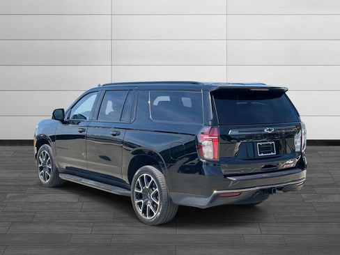 Used 2022 Chevrolet Suburban RST w/ Luxury Package image 3