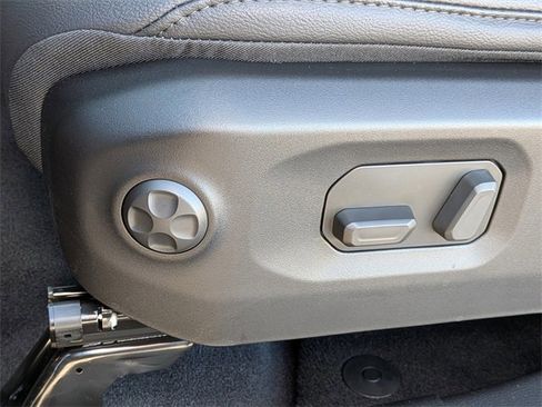 New 2025 Jeep Gladiator Sport image 19