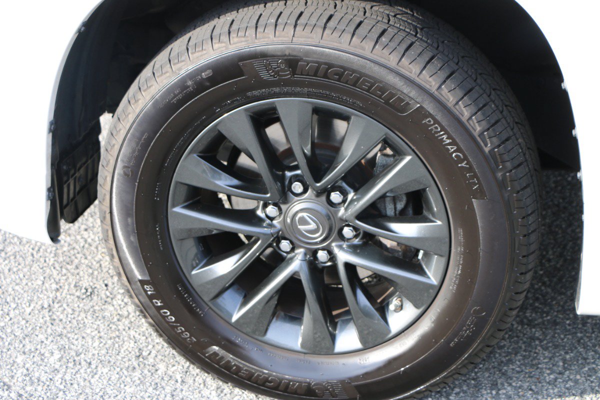 Used 2023 Lexus GX 460 Premium w/ Premium Package AWD/4WD image 14