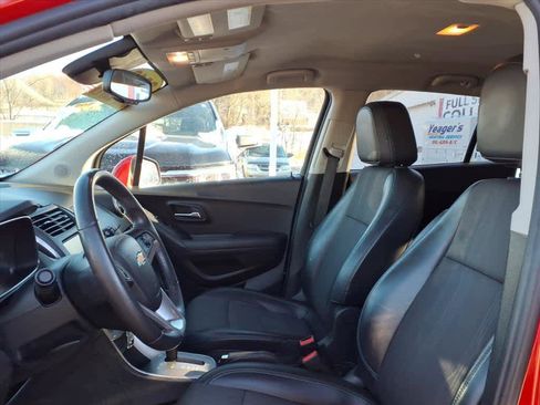 Used 2016 Chevrolet Trax LT w/ LT Convenience Package image 9