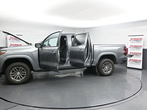 Used 2023 Chevrolet Colorado LT AWD/4WD image 28