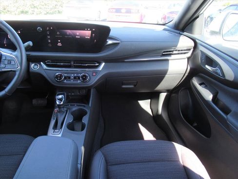 Used 2024 Buick Envista Preferred w/ Convenience I Package image 13