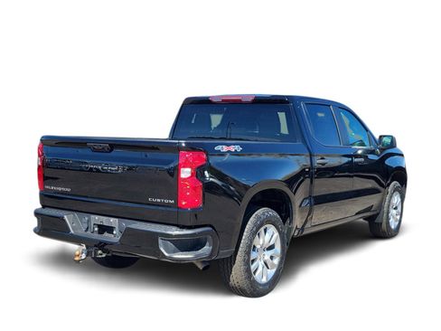Used 2023 Chevrolet Silverado 1500 Custom image 3