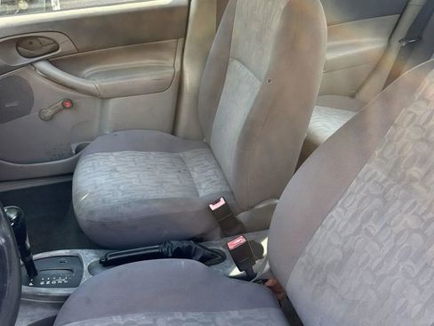 Used 2005 Ford Focus SE FWD image 5