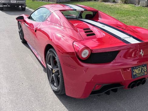 Used 2015 Ferrari 458 Spider RWD image 5