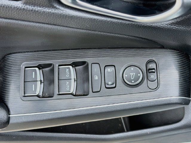 Used 2022 Honda Civic Touring image 18