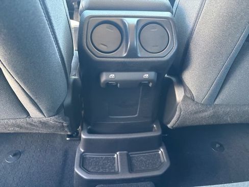 Used 2024 Jeep Wrangler Unlimited w/ Convenience Group AWD/4WD image 32
