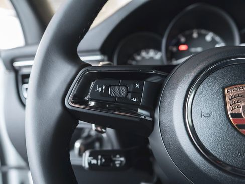 New 2026 Porsche Macan image 19