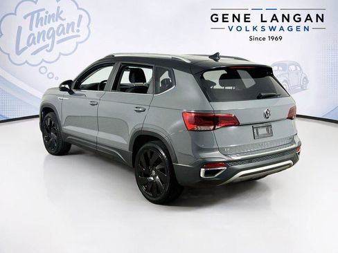 Certified 2024 Volkswagen Taos SE w/ Panoramic Sunroof Package AWD/4WD image 7