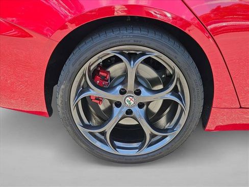 Used 2018 Alfa Romeo Giulia Ti Sport w/ Quick Order Package 22U Sport RWD image 23