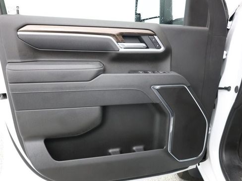 Used 2025 Chevrolet Silverado 3500 LT w/ Z71 Chrome Sport Edition AWD/4WD image 7
