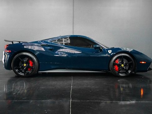 Used 2018 Ferrari 488 GTB RWD image 18