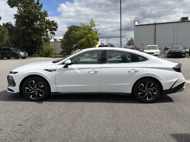 Used 2025 Hyundai Sonata SEL FWD image 10