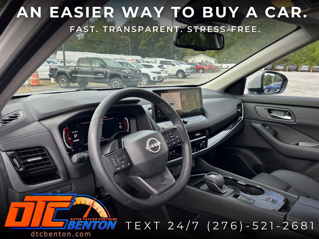 Used 2025 Nissan Rogue SL w/ Tech Package FWD image 11
