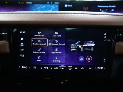 Used 2025 Lincoln Navigator Reserve image 40