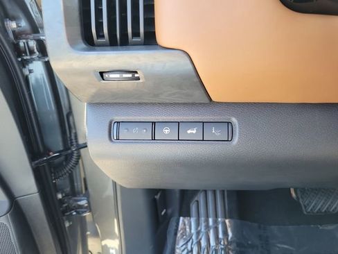 New 2026 Nissan Pathfinder Platinum w/ Cargo Package image 10