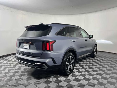 Used 2021 Kia Sorento S FWD image 11