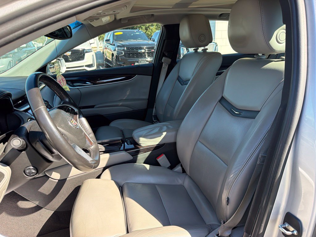 Used 2013 Cadillac XTS Luxury FWD image 13