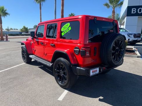 Used 2025 Jeep Wrangler Unlimited Sahara AWD/4WD image 9