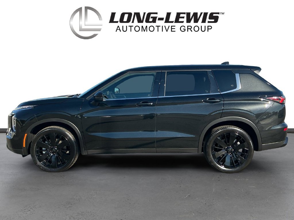Used 2026 Mitsubishi Outlander LE FWD image 2
