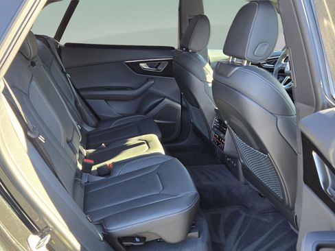 Used 2025 Audi Q8 Prestige w/ Prestige Package image 13