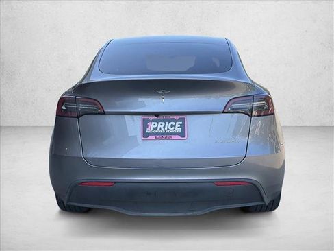Used 2024 Tesla Model Y Long Range AWD/4WD image 6