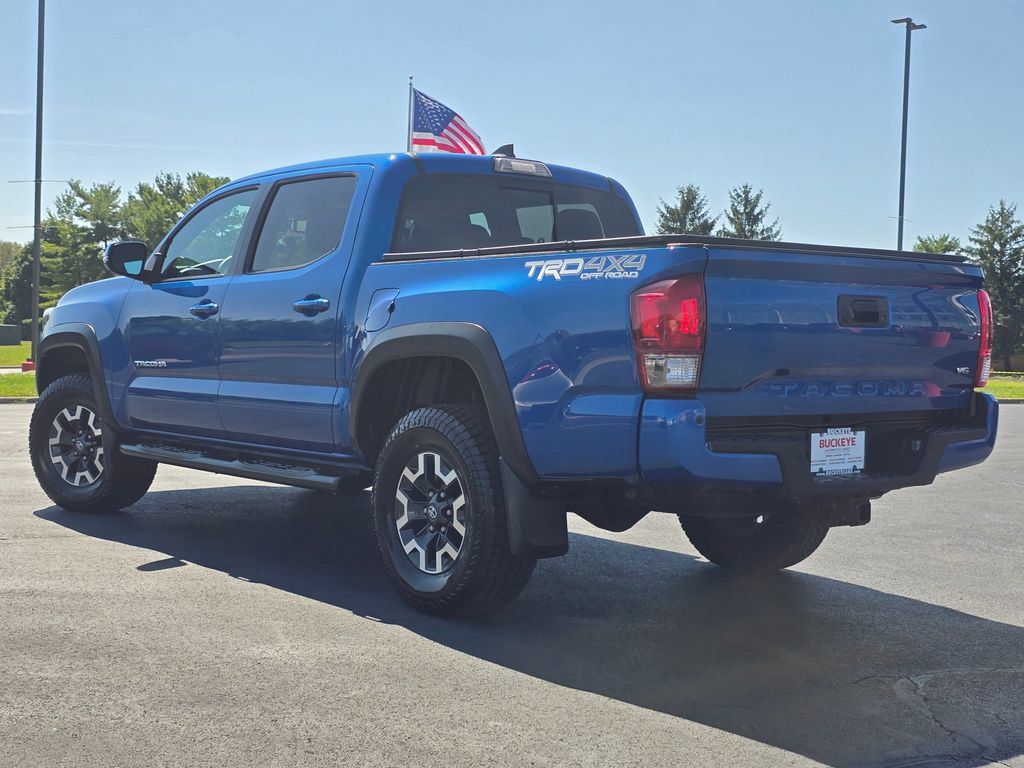 Used 2017 Toyota Tacoma TRD Off-Road AWD/4WD image 6