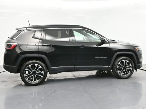 Used 2023 Jeep Compass Limited w/ Sun and Sound Group AWD/4WD image 8