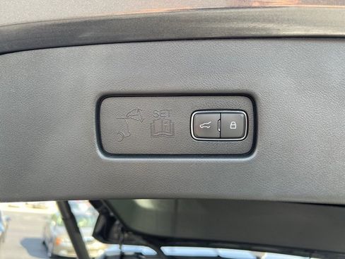 Used 2020 Lincoln Aviator Reserve w/ Equipment Group 201A image 17