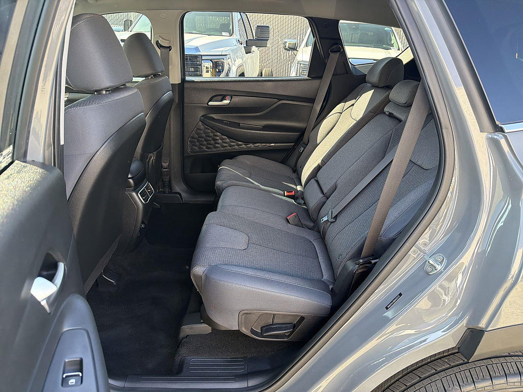 Used 2021 Hyundai Santa Fe SEL FWD image 16