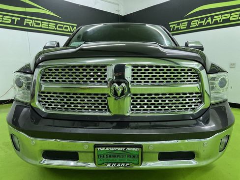 Used 2018 RAM 1500 Laramie w/ Convenience Group AWD/4WD image 3