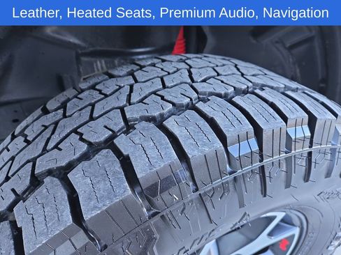 Used 2022 Jeep Wrangler Unlimited Rubicon w/ LED Lighting Group AWD/4WD image 11