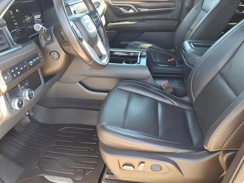 Used 2022 GMC Yukon XL Denali image 14
