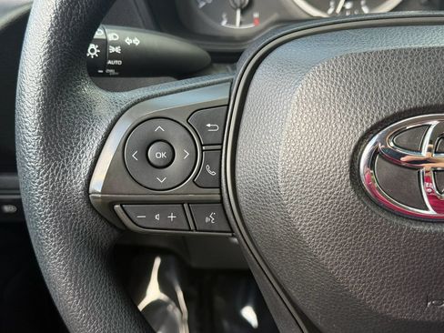 Used 2022 Toyota Corolla LE FWD image 18