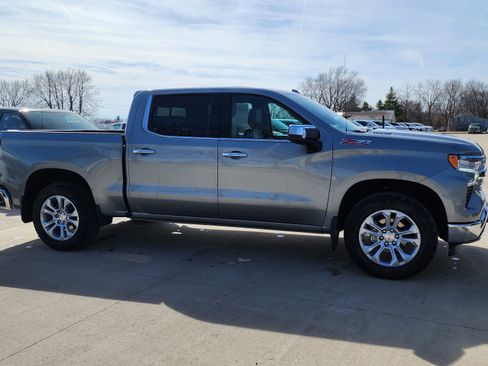 Used 2025 Chevrolet Silverado 1500 LTZ w/ LTZ Premium Package image 4