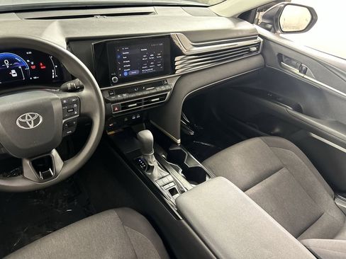 Used 2025 Toyota Camry LE image 22