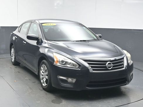 Used 2015 Nissan Altima 2.5 S w/ Power Driver Seat Package image 2