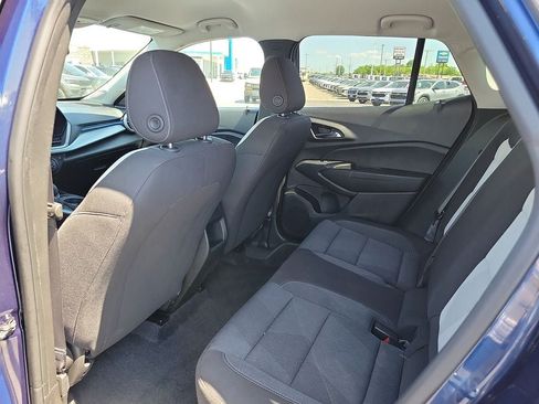 Used 2024 Chevrolet Trax LS w/ LS Convenience Package FWD image 9