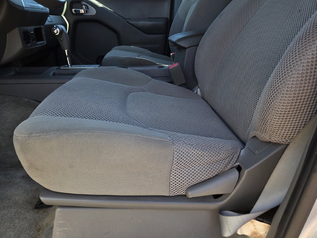 Used 2018 Nissan Frontier SV RWD image 16