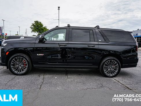 Used 2024 Cadillac Escalade ESV V AWD/4WD image 10