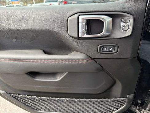 Used 2023 Jeep Gladiator Rubicon w/ Cold Weather Group image 21