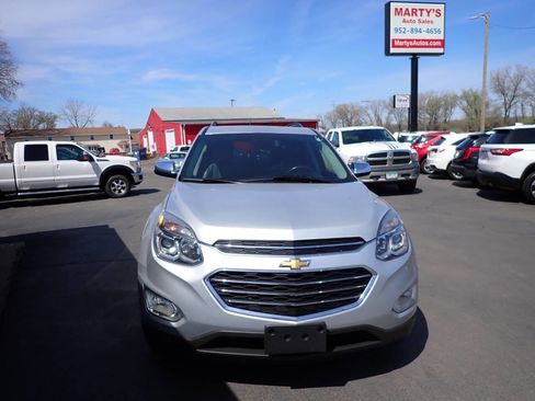 Used 2017 Chevrolet Equinox Premier w/ Enhanced Convenience Package image 2