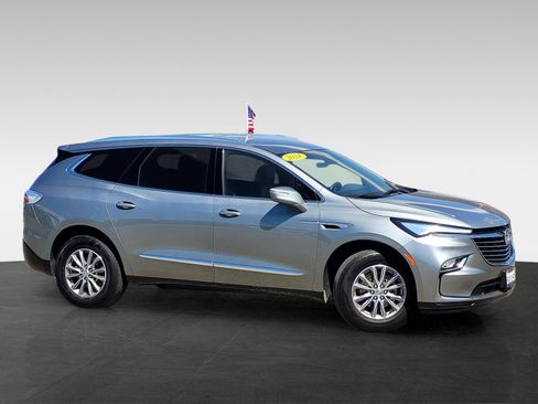 Used 2024 Buick Enclave Premium image 3