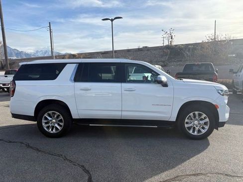 Used 2023 Chevrolet Suburban Premier image 6
