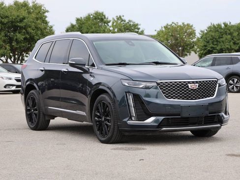 Used 2022 Cadillac XT6 Premium Luxury w/ Technology Package AWD/4WD image 4