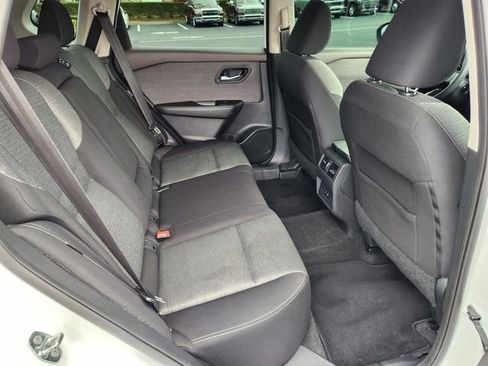 Used 2021 Nissan Rogue SV image 19